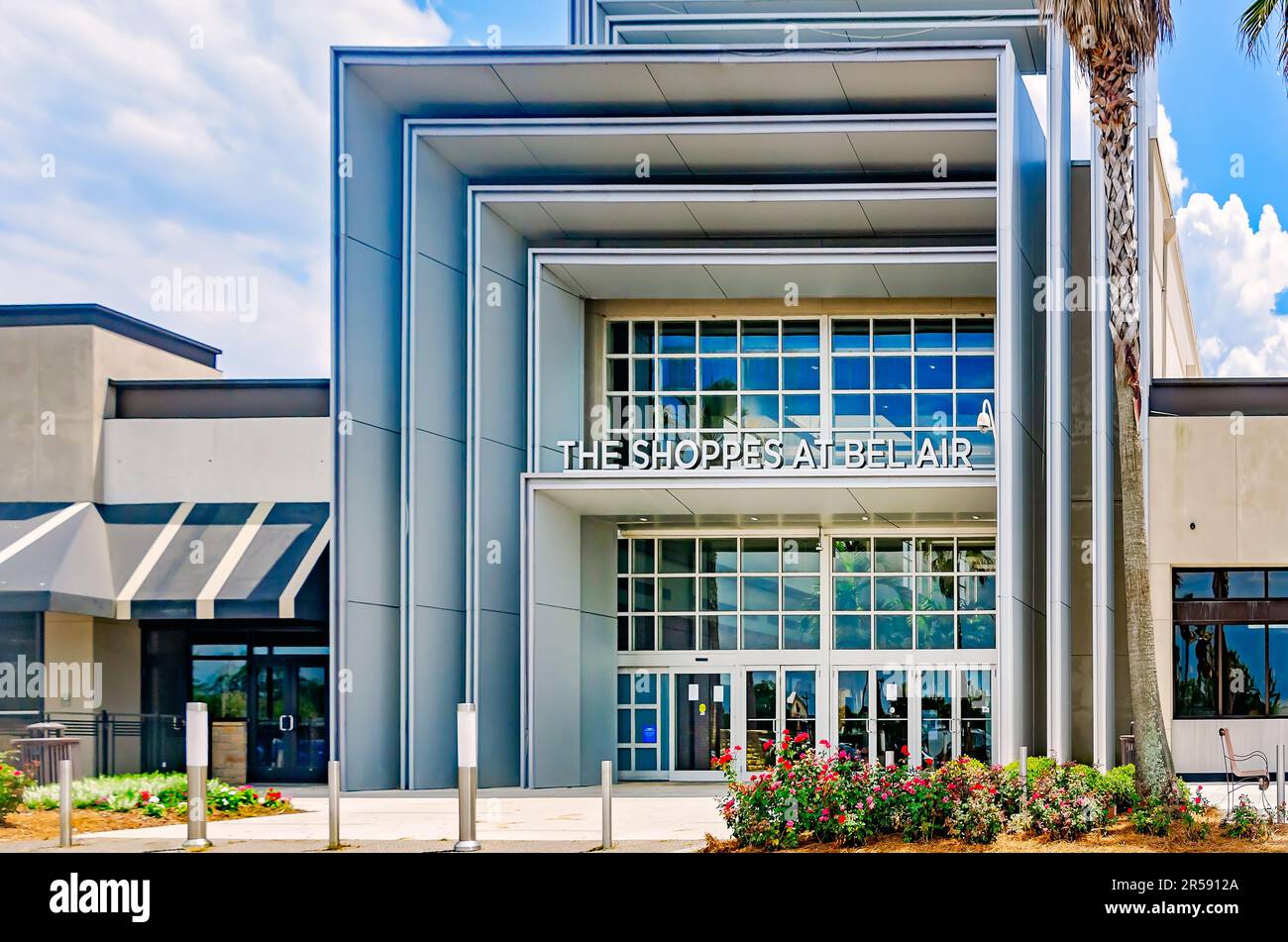 Stanford Shopping Center - Super regional mall in Palo Alto