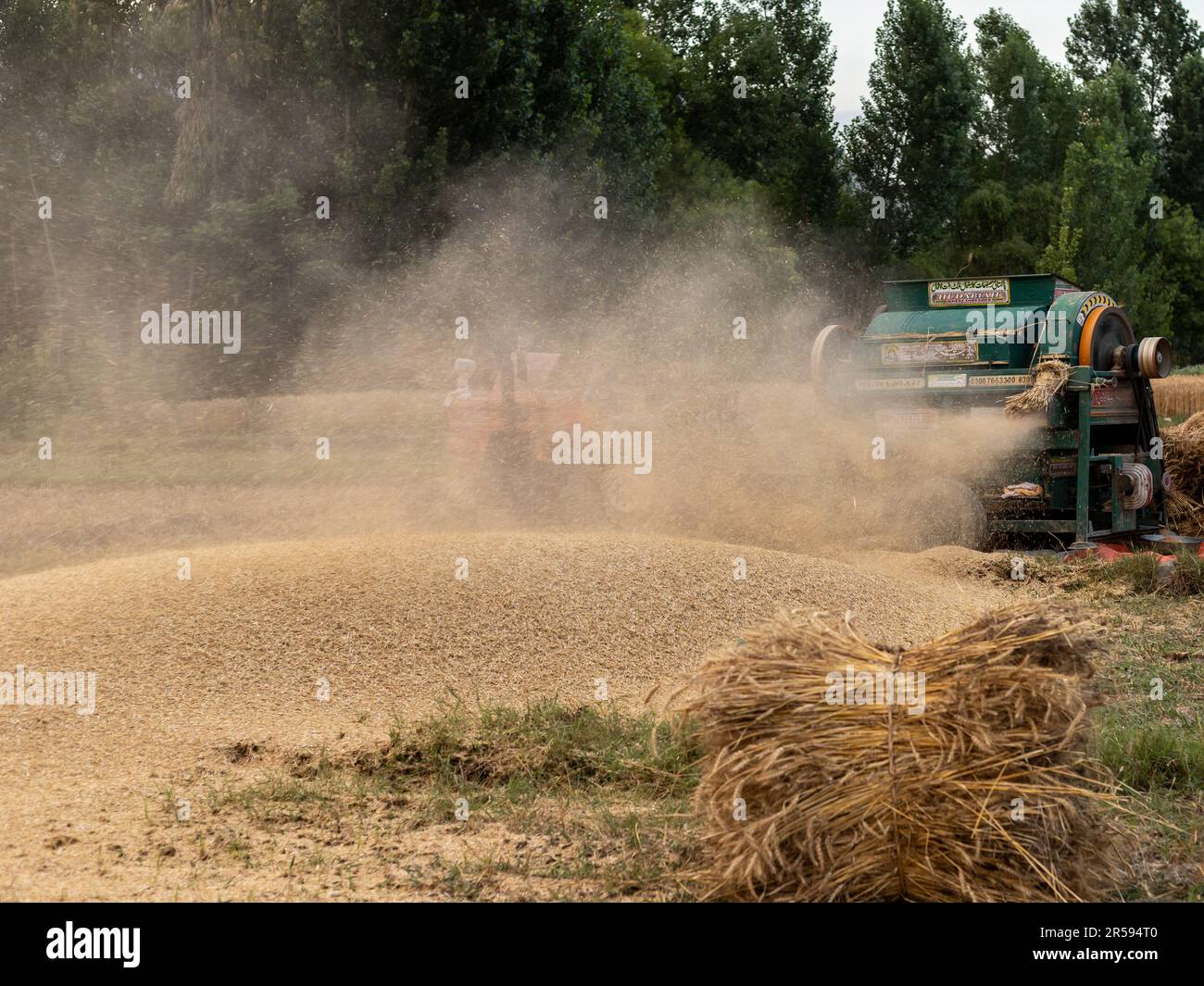 Manual thresher hires stock photography and images Alamy