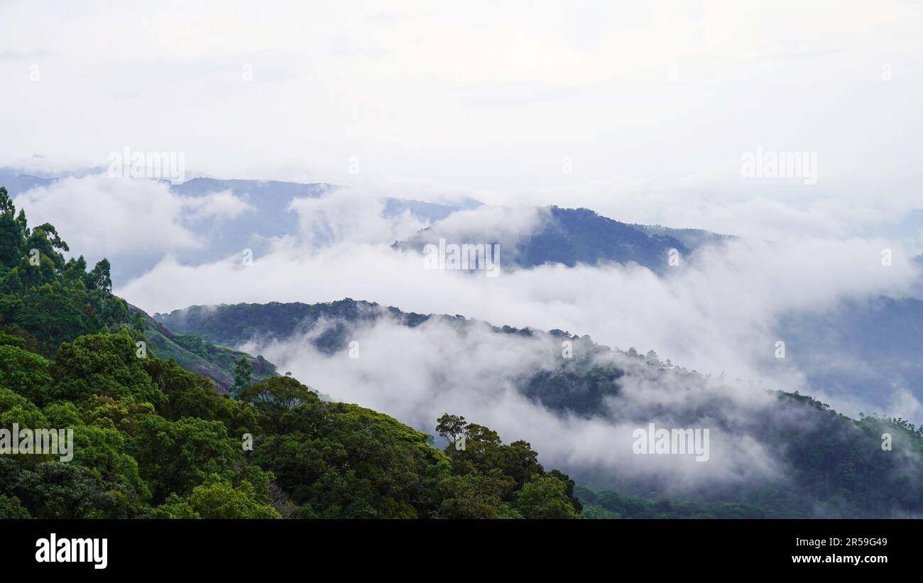 Kolukkumalai Sunrise View Point Munnar - Idukki, Kerala Stock Photo - Alamy