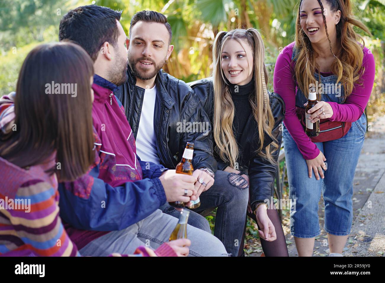 group-bonding-activities-hi-res-stock-photography-and-images-alamy