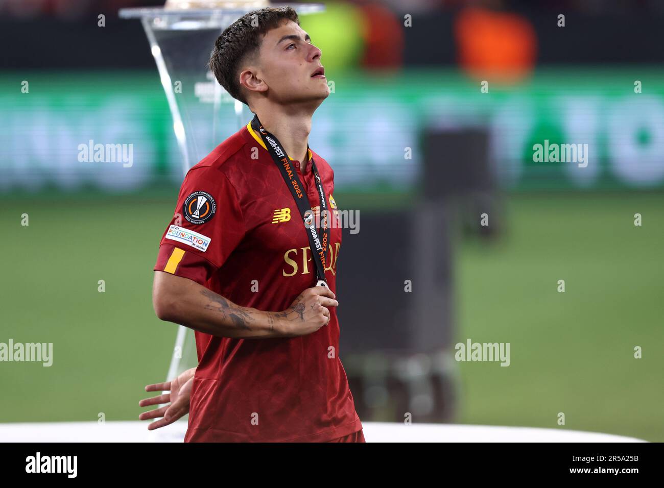 paulo-dybala-of-as-roma-looks-dejected-at-the-end-of-the-uefa-europa