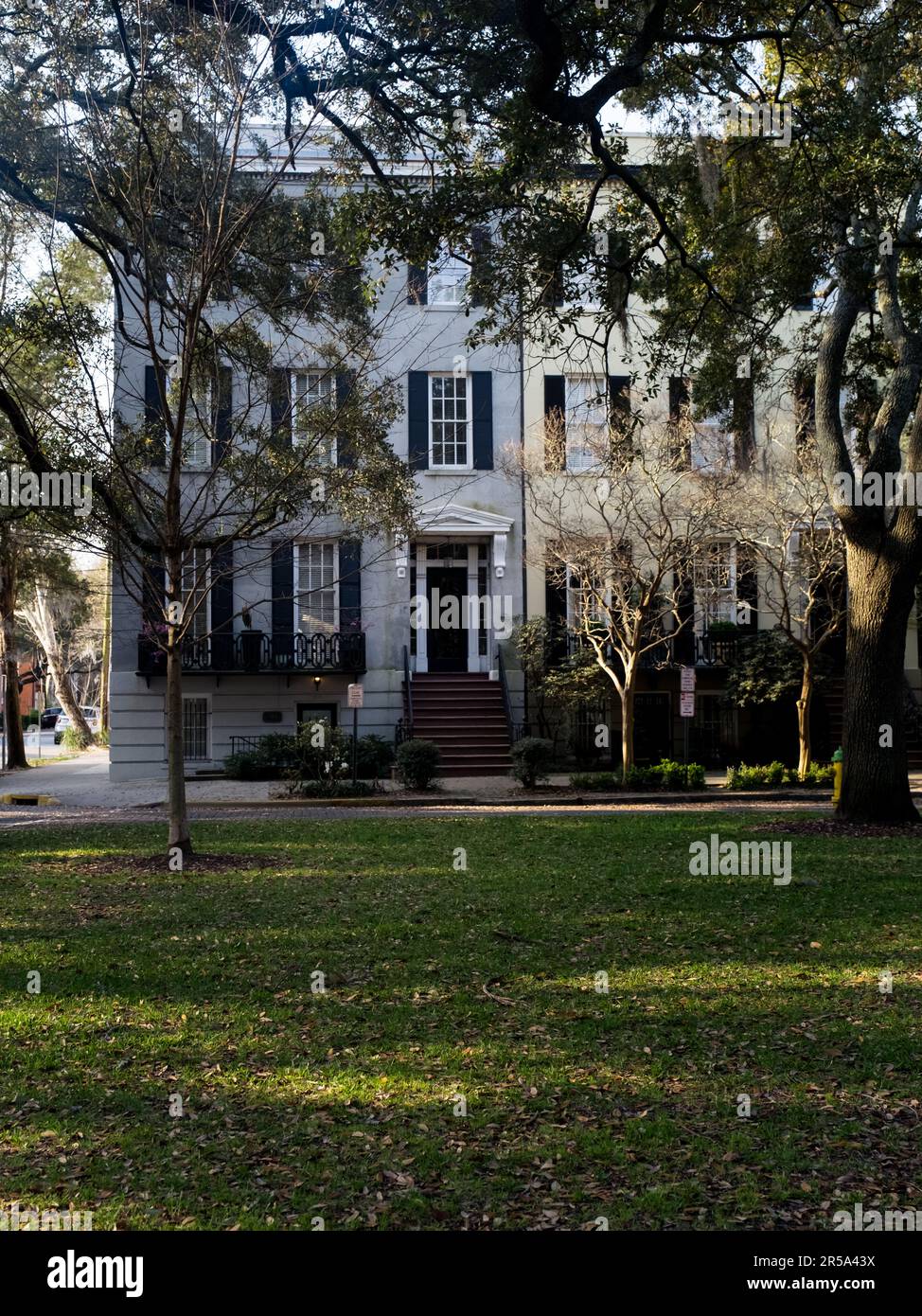 Homes in savannah hi-res stock photography and images - Alamy