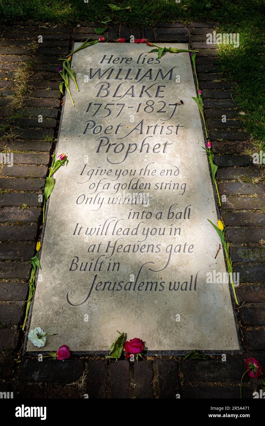 William Blake Grave - William Blake Gravestone in Bunhill Fields Burial Ground London. Stone installed 2018, carved by Lida Cardozo, Jerusalem verse. Stock Photo