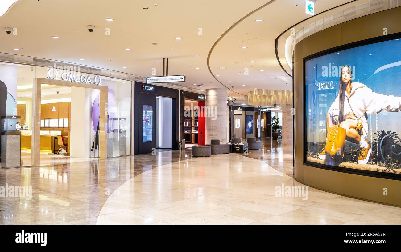 Luxury Watch Store in a Shopping Mall Stock Photo Alamy