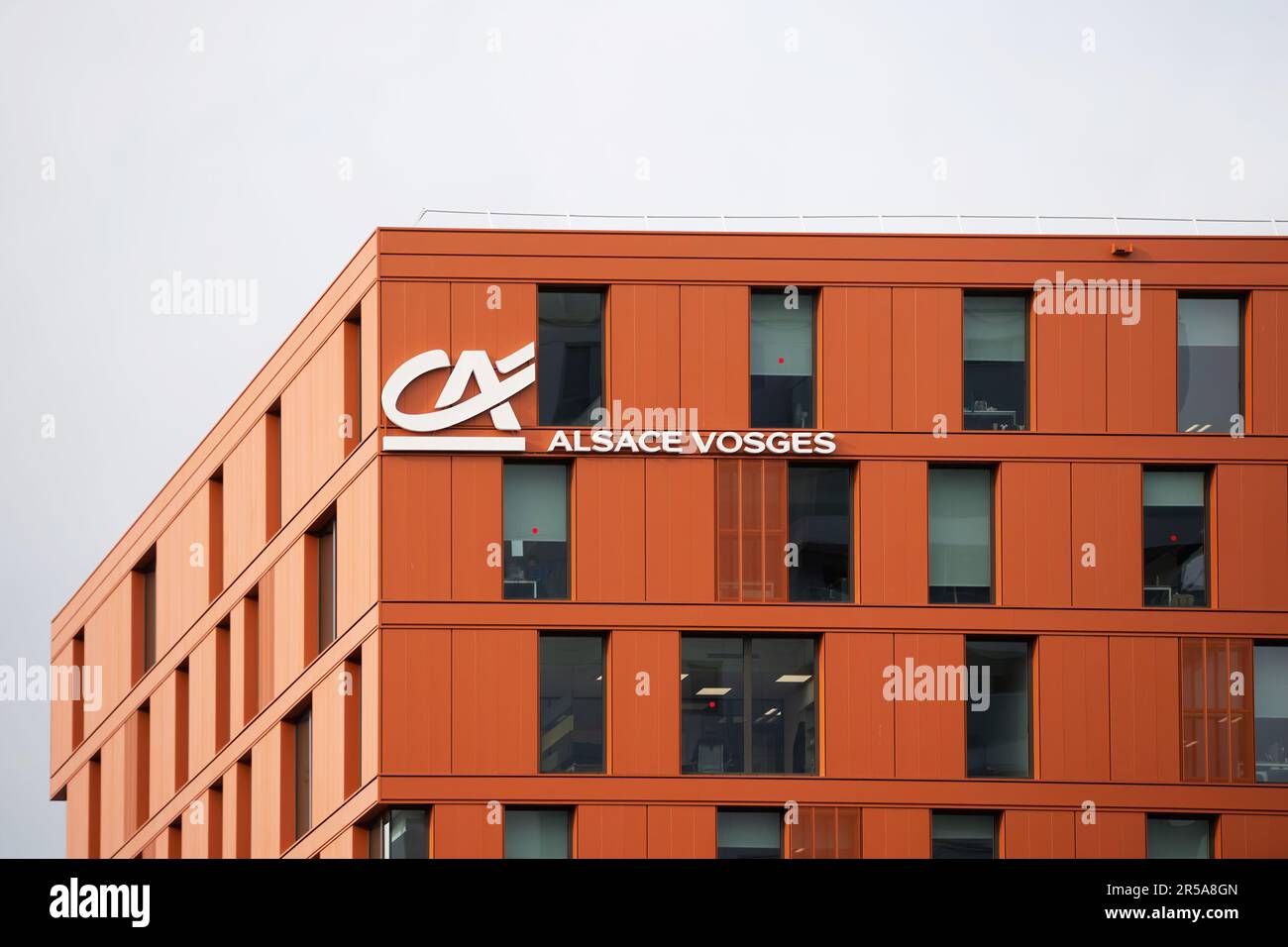 cr-dit-agricole-hi-res-stock-photography-and-images-alamy
