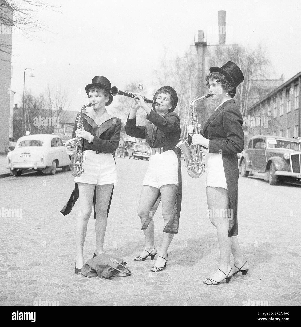 Women wear white coats Black and White Stock Photos & Images Alamy
