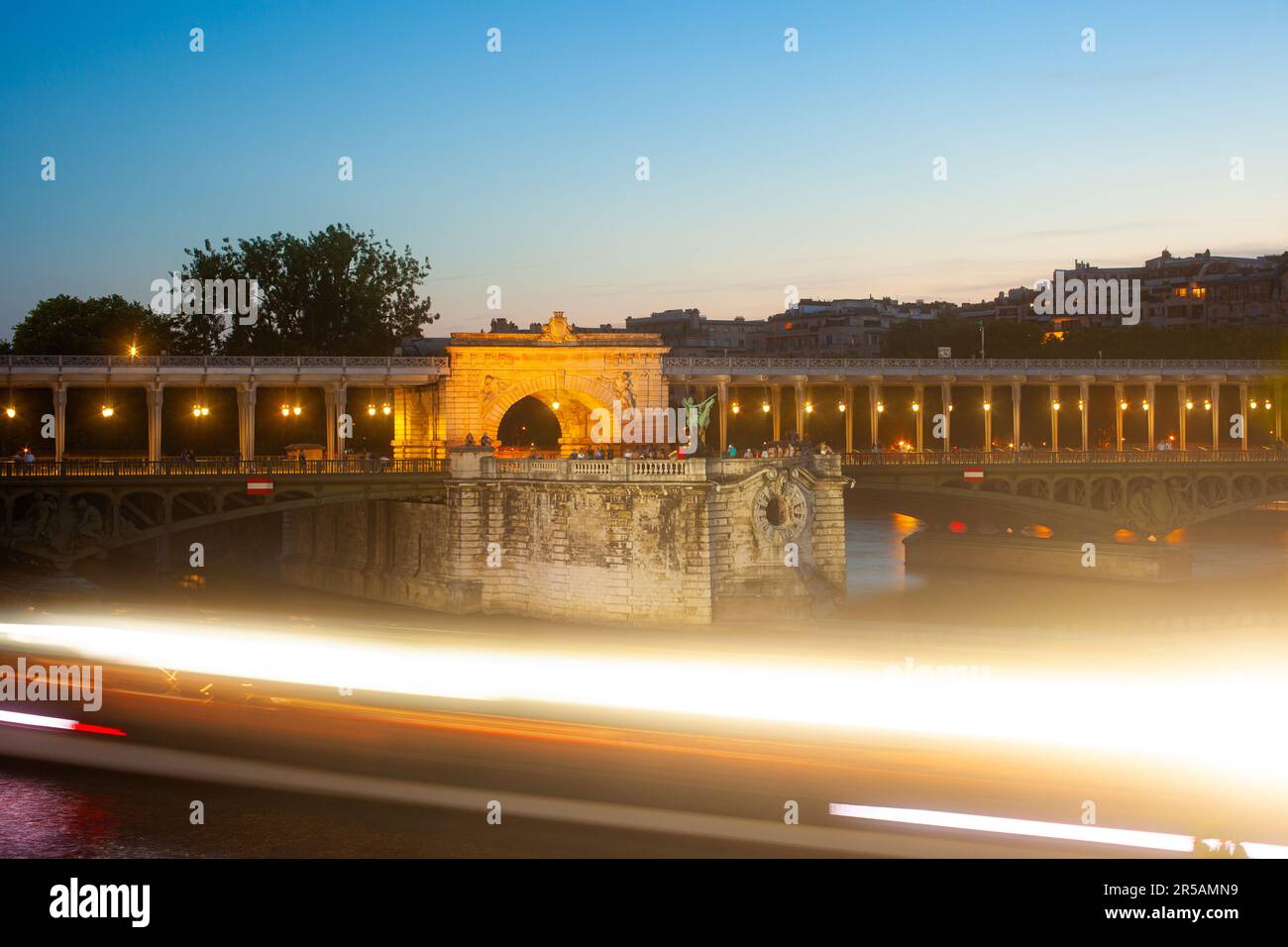 Sunset view of the Pont de BirHakeim, in English Bridge of BirHakeim