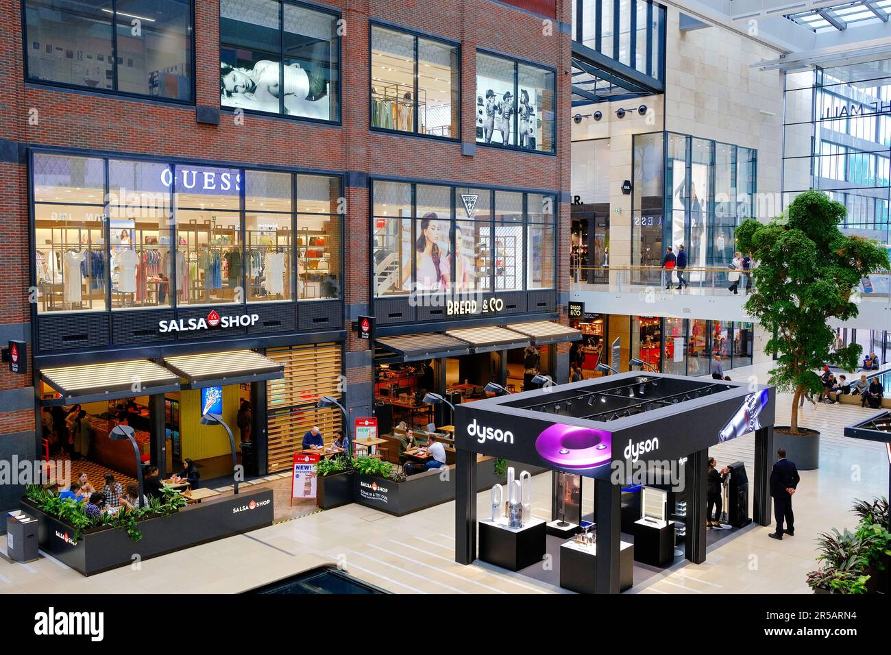Dyson store hi-res stock photography and images - Alamy