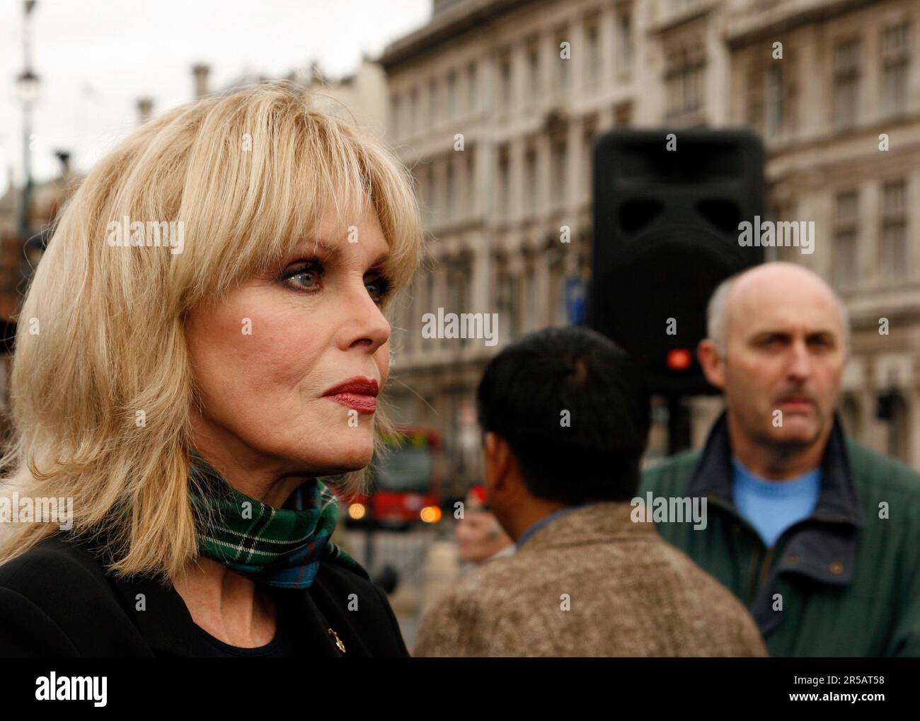 actress Joanna Lumley in Parliament Square London to hand over a petition demanding for equal rights for Gurkhas Stock Photo