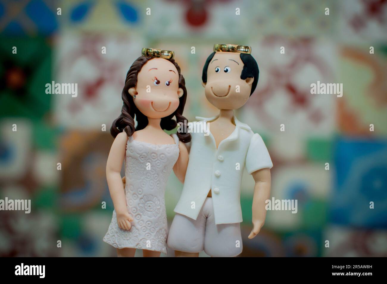 Wedding cake dolls. Dolls on the cake Stock Photo - Alamy