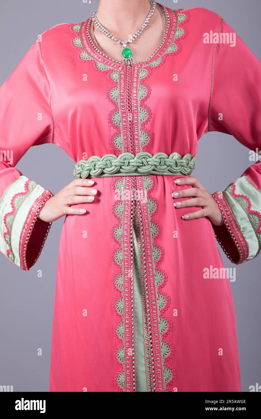 Moroccan womens fashion hi-res stock photography and images - Alamy