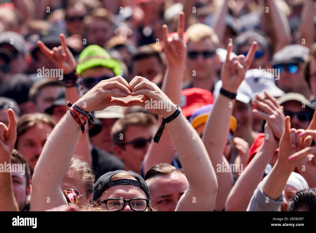 Jimjer Fans Rhineland-Palatinate, Nürburg: 02 June 2023, Rock fans dance during the ...