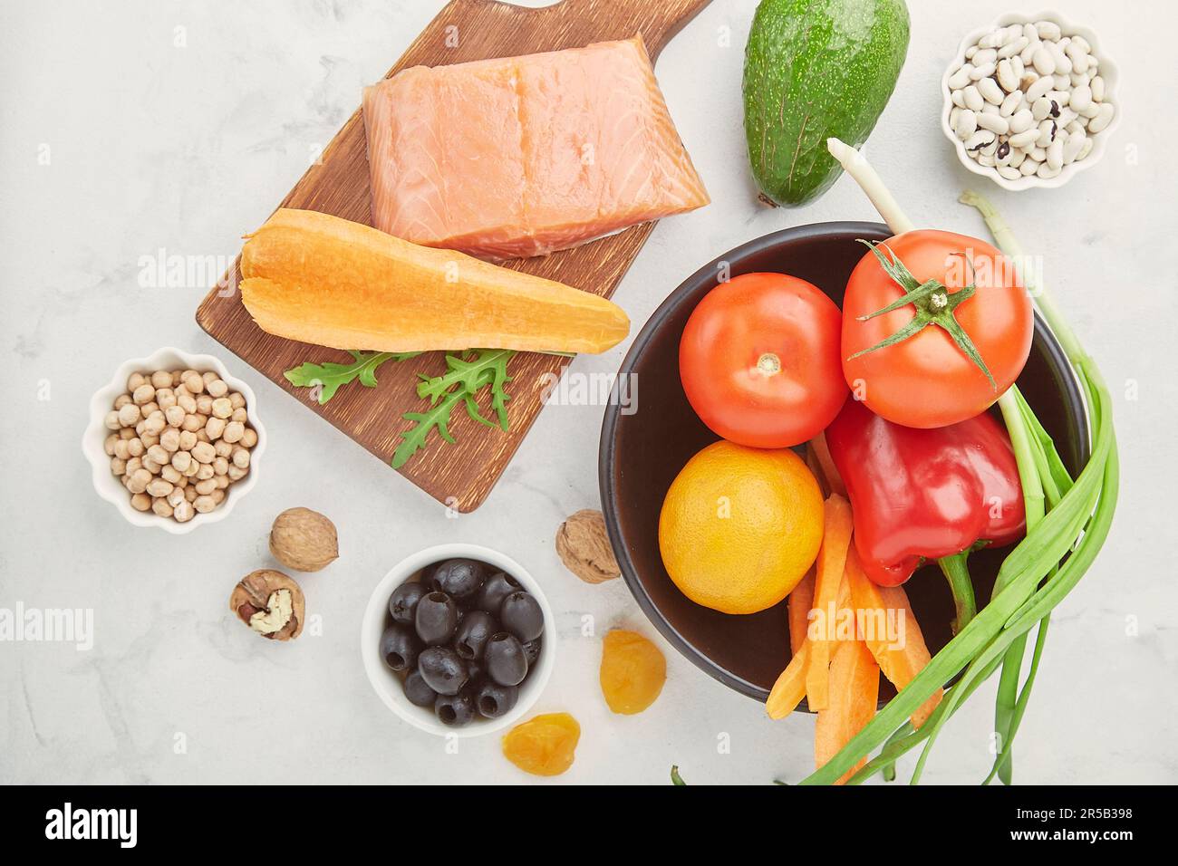 FODMAP, low carb, keto diet vegetables and fruits, smoked salmon, greens dry fruits, nuts