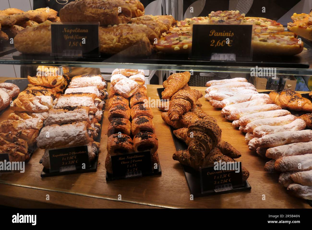 Display in a cake shop. Valencia, Spain Stock Photo Alamy