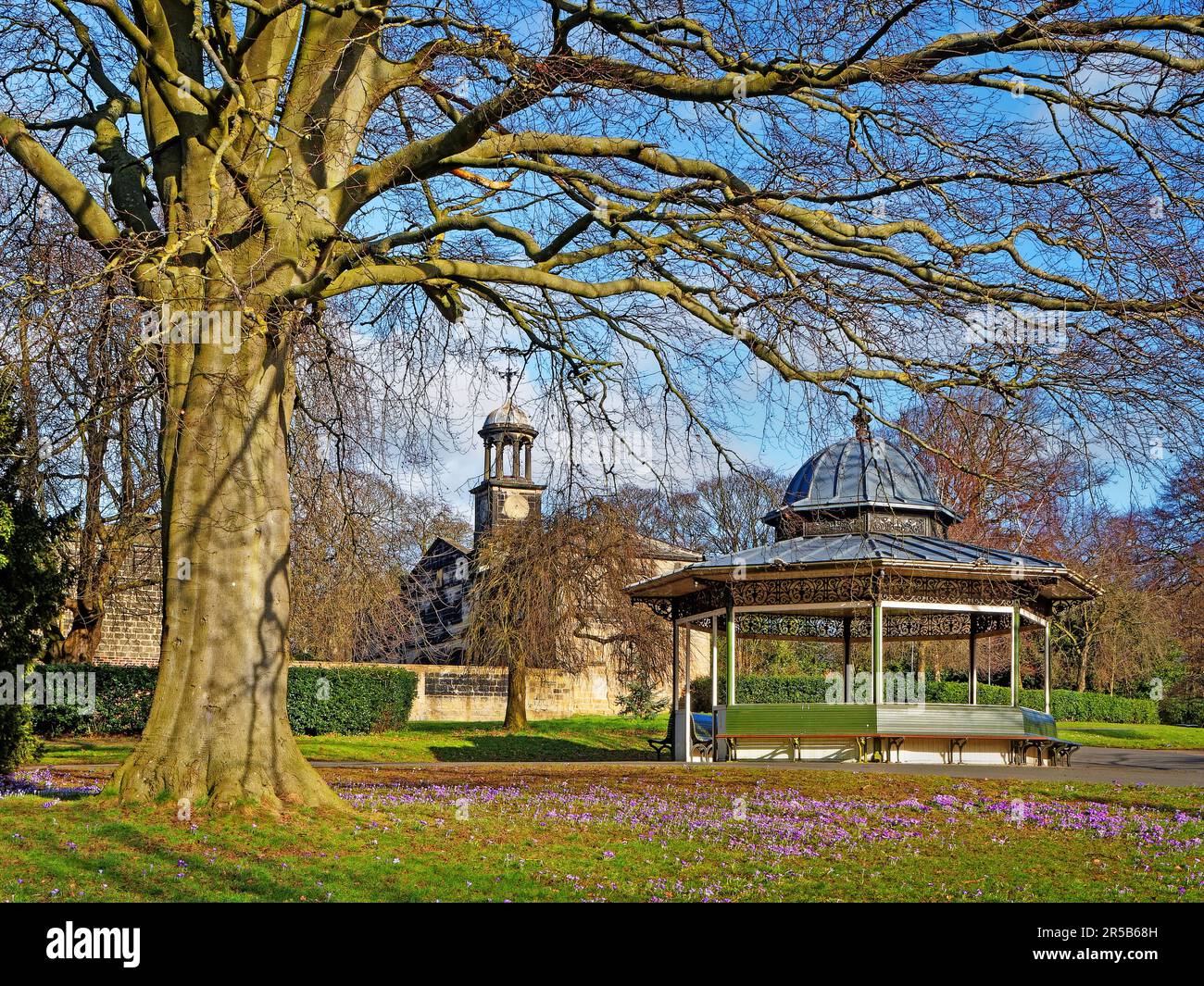 UK, West Yorkshire, Leeds, Roundhay Park, Bandstand and Coach House. Stock Photo