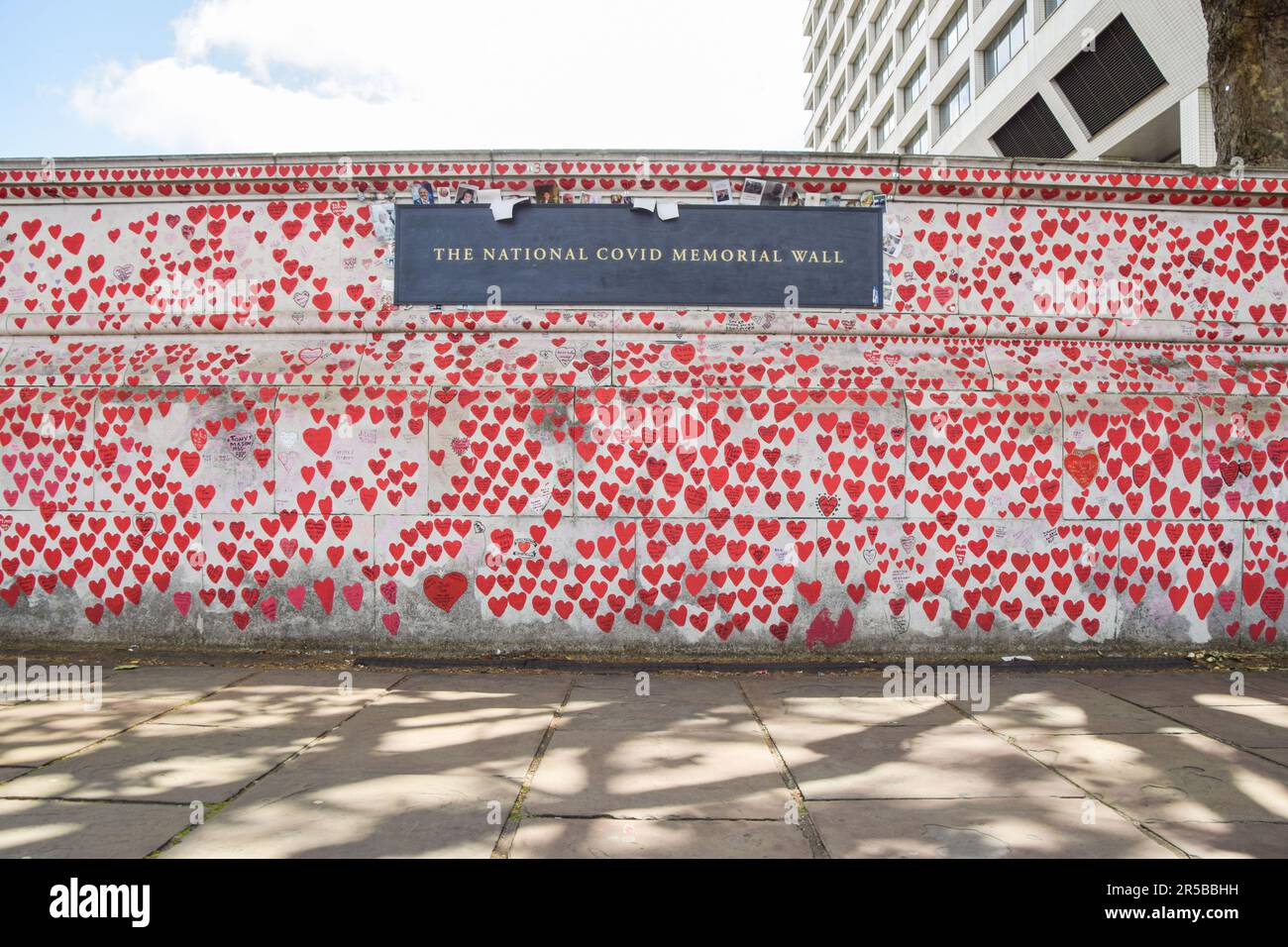 London, UK. 2nd June 2023. A view of the National Covid Memorial Wall as the UK government launches a high court challenge to try and prevent the handing over of Boris Johnson’s unredacted WhatsApp messages to the public inquiry into the handling of the coronavirus pandemic. Credit: Vuk Valcic/Alamy Live News Stock Photo