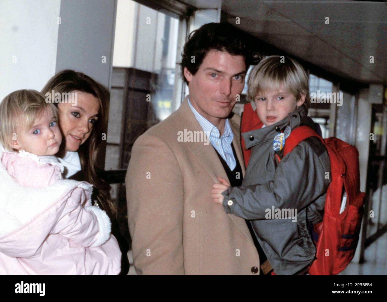 CHRISTOPHER REEVE, GAE EXTON AND CHILDREN.PHOTO BY DAVID PARKER/ALPHA/GLOBE PHOTOS EDITORIAL