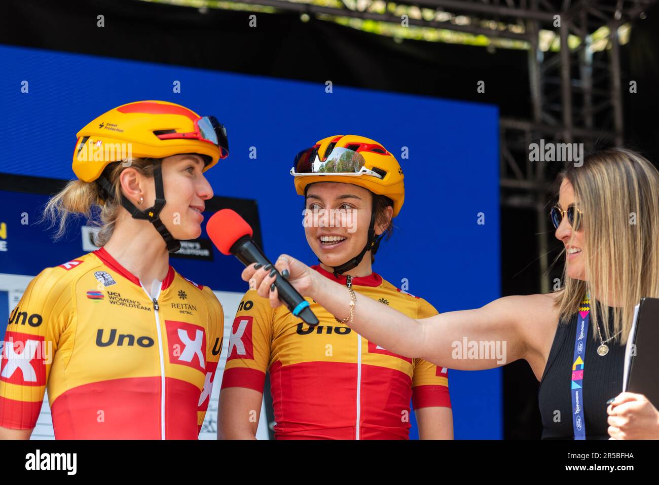 Uno X Pro Cycling Team at Classique UCI Women's WorldTour road race Stage 3, 2023 Ford RideLondon. Elinor Barker interviewed, Amalie Lutro Stock Photo