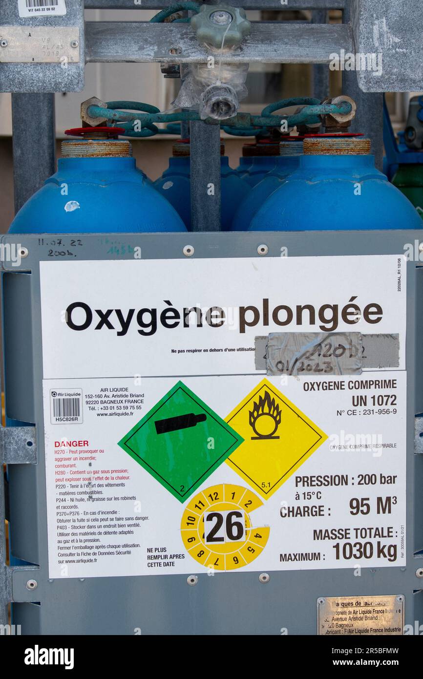 La Seyne Sur Mer, France. 01st June, 2023. Air Liquide logo on a rack of  oxygen cylinders for scuba diving at the Ifremer (Institut franais de  recherche pour l'exploitation de la mer/French