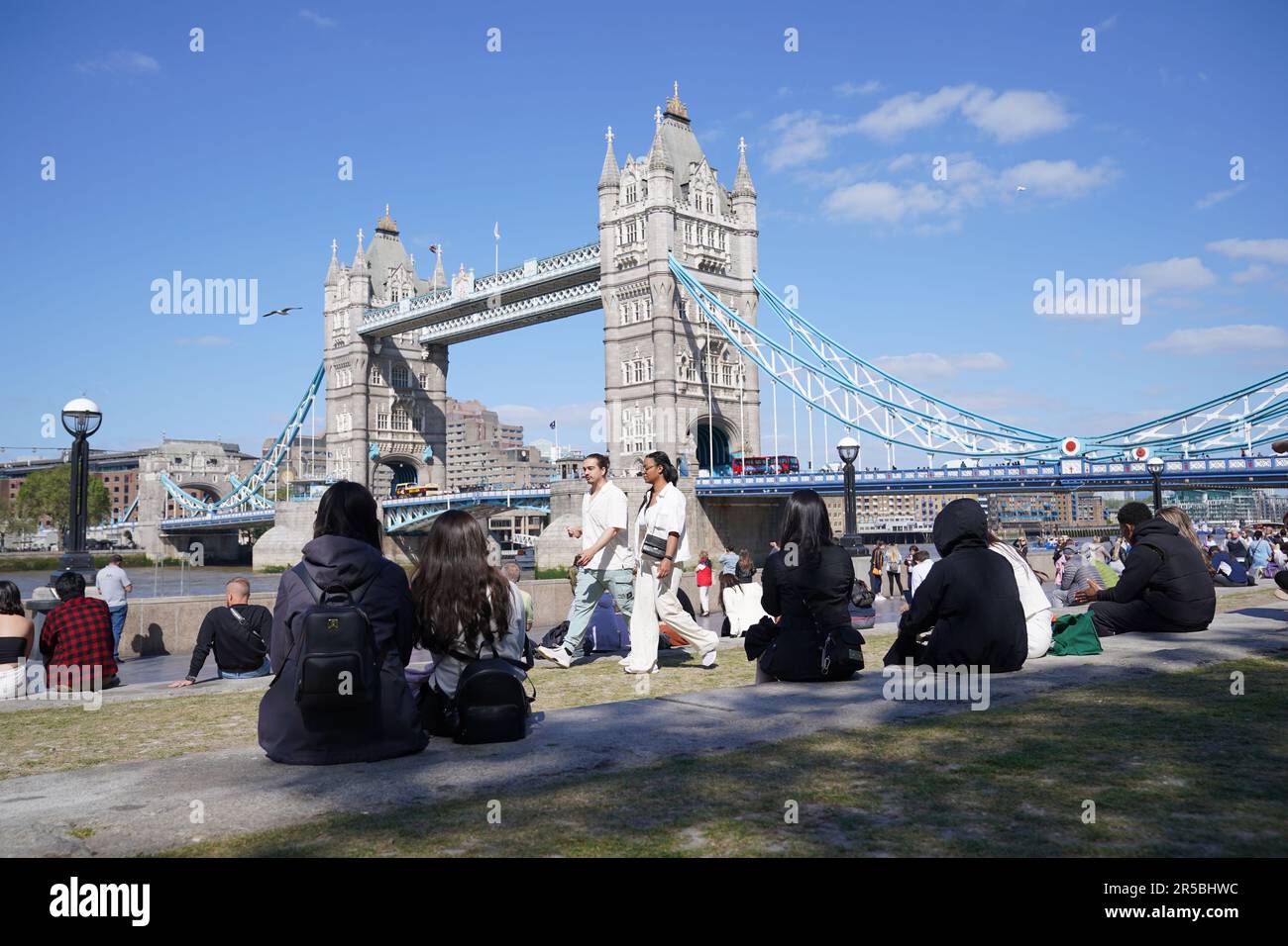 People enjoy the weather at Potters fields park, London, as temperatures across the UK are set to rise again next week and could reach a record-high for the year so far. Picture date: Friday June 2, 2023. Stock Photo