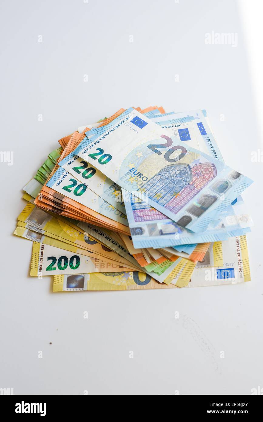 Multiple banknotes hi-res stock photography and images - Alamy