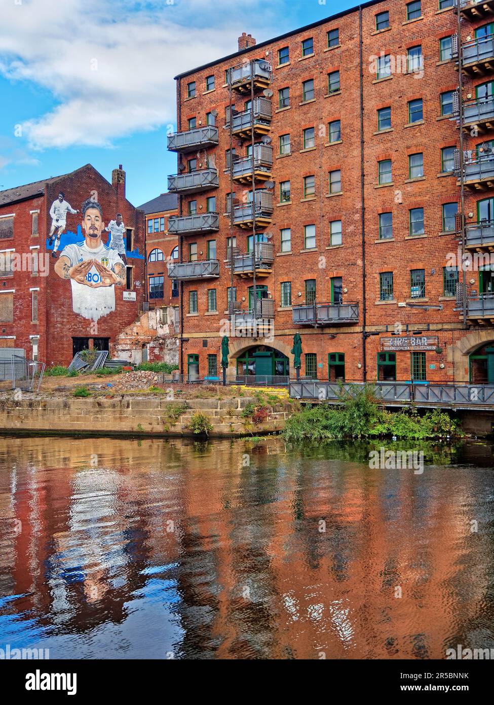 UK, West Yorkshire, Leeds, River Aire at Calls Landing Stock Photo