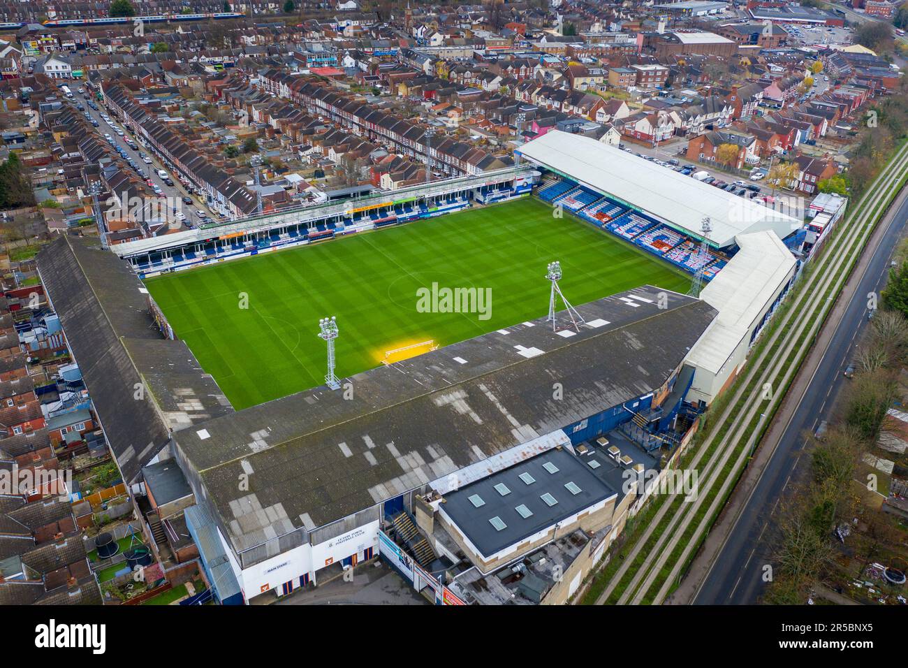 Kenilworth road stadium hi-res stock photography and images - Alamy