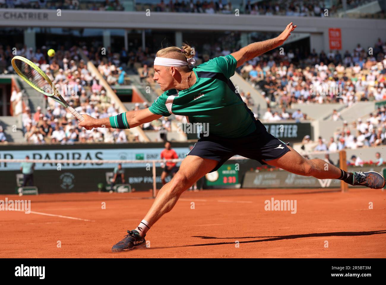Paris, France. 02nd June, 2023. Alejandro Davidovich Fokina of Spain plays  against third-seeded Novak Djokovic of Serbia during their third-round  match at the Roland Garros French Tennis Open in Paris, France, on