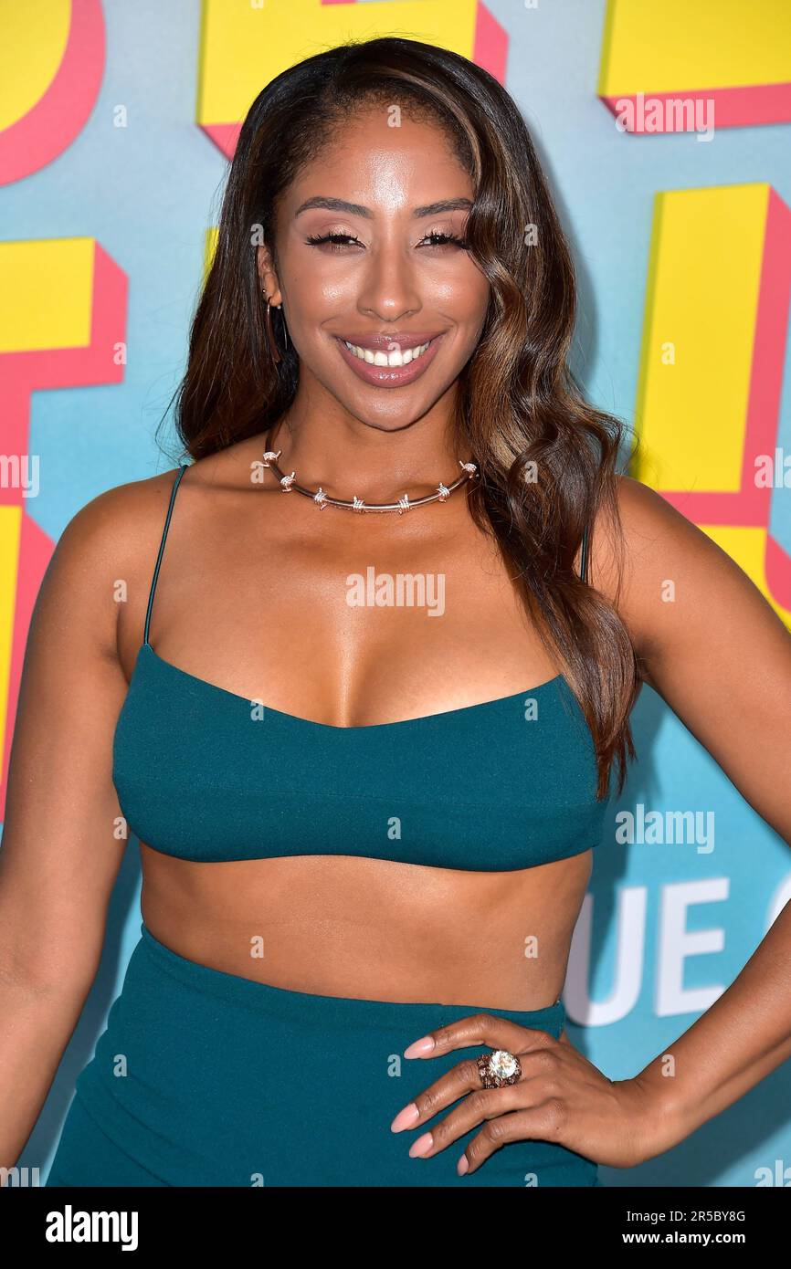 Yvonne Senat Jones bei der Premiere der Peacock Streamingserie 'Based