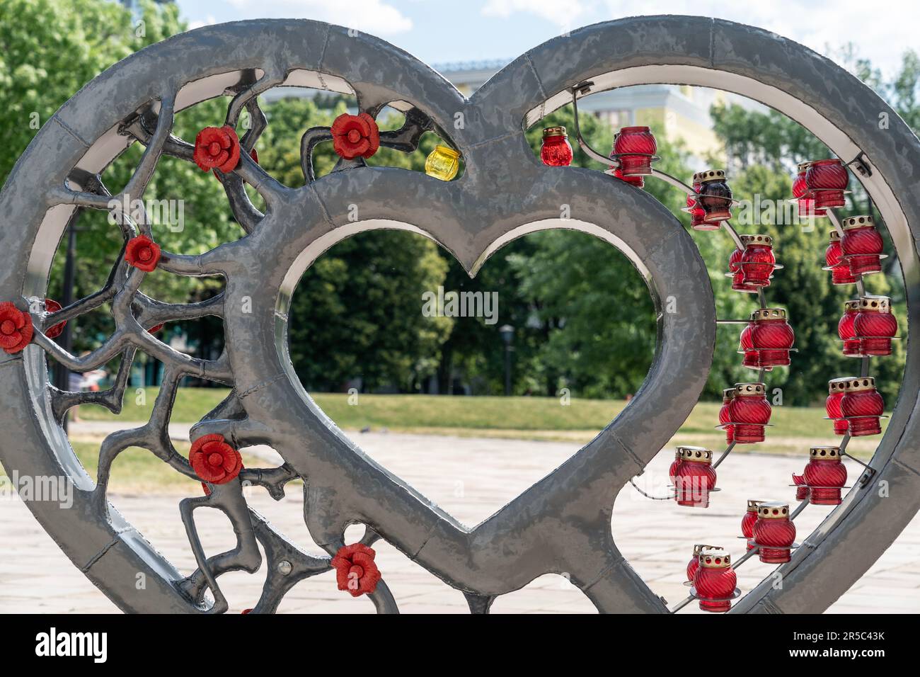 Sculpture to commemorate defenders of Azovstal in Mariupol made by ...