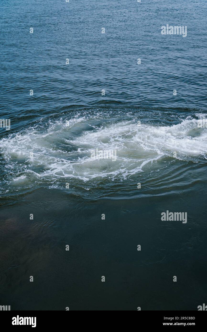 Vertical shot foamy sea hi-res stock photography and images - Alamy