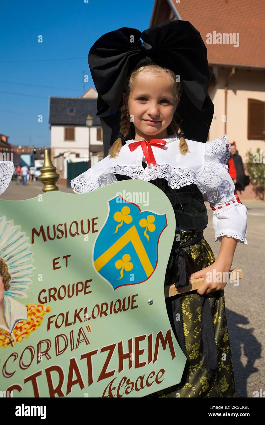 Trachtler at the Sauerkraut Festival in Krautergersheim on the