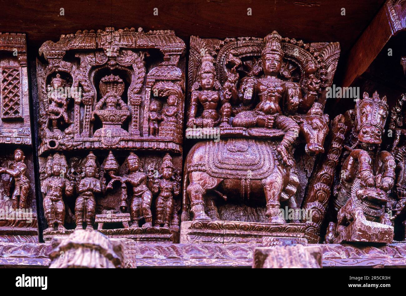 Wooden carvings in Aathmanatha Swamy Temple Chariot at Avudaiyarkoil