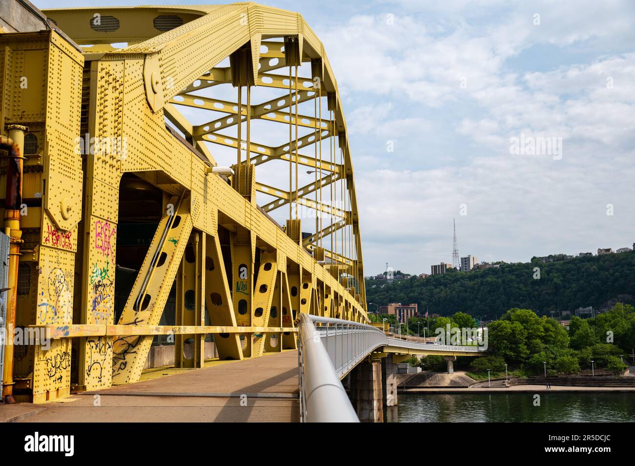 The Fort Pitt Bridge in Pittsburgh, Pennsylvania Stock Photo - Alamy