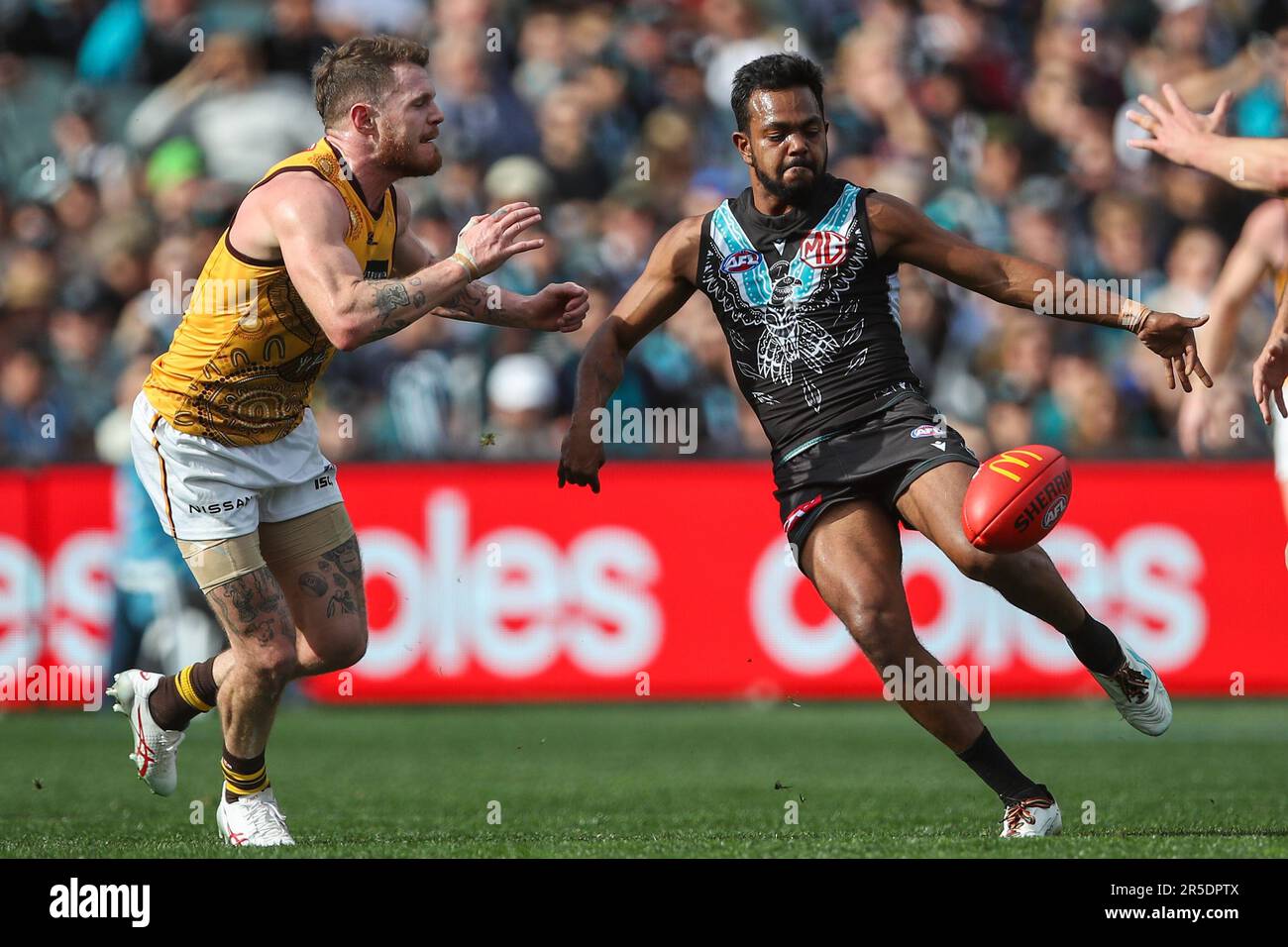 Adelaide, Australia. 03rd June, 2023. Junior Rioli of the Power snaps a  goal during the AFL Round 12 match between the Port Adelaide Power and the  Hawthorn Hawks at the Adelaide Oval