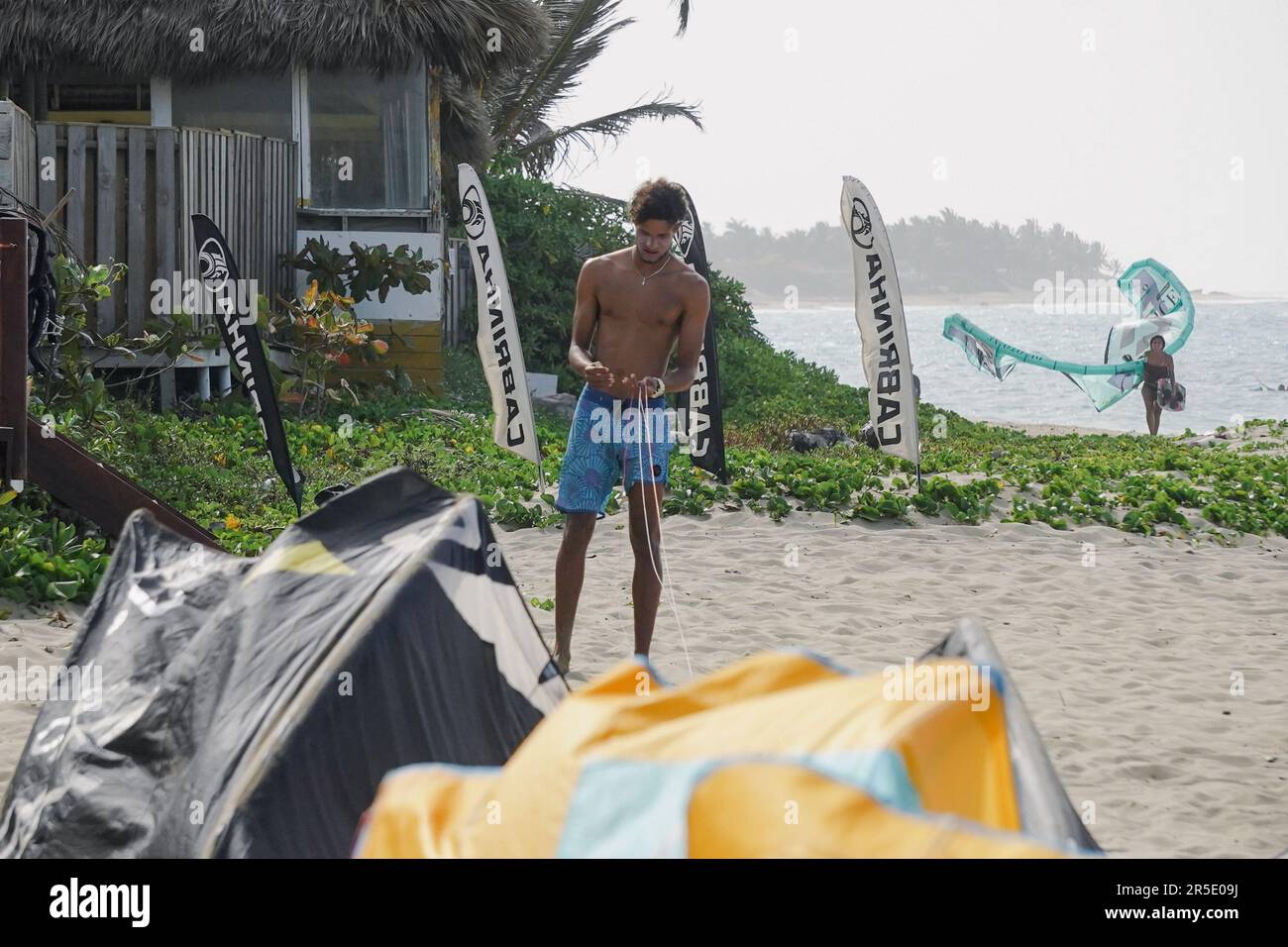 Running kite lines on the kite beach Stock Photo Alamy