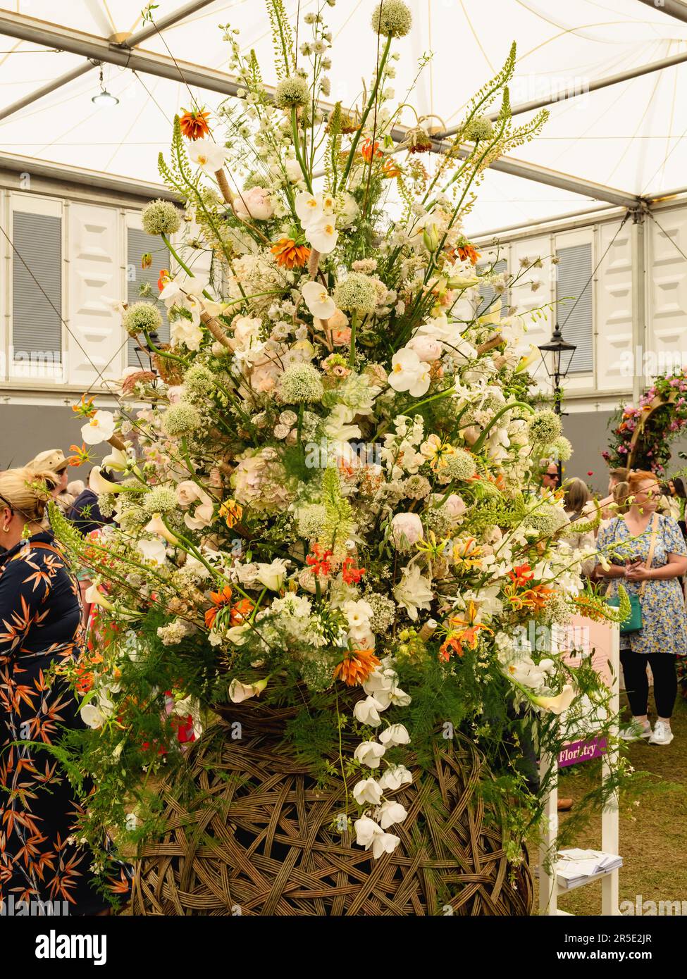 Flower arrangement display at Chelsea Flower Show 2023 Stock Photo Alamy
