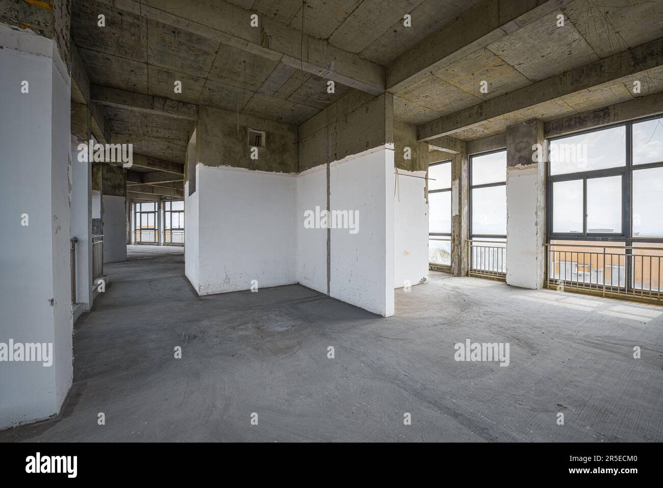 Modern newly built apartment hi-res stock photography and images - Alamy
