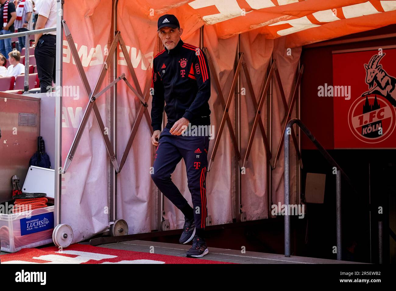 COLOGNE, GERMANY - MAY 27: Coach Thomas Tuchel of FC Bayern Munchen walks out prior to the Bundesliga match between 1. FC Koln and FC Bayern Munchen at the RheinEnergieStadion on May 27, 2023 in Cologne, Germany (Photo by Rene Nijhuis/Orange Pictures) Stock Photo