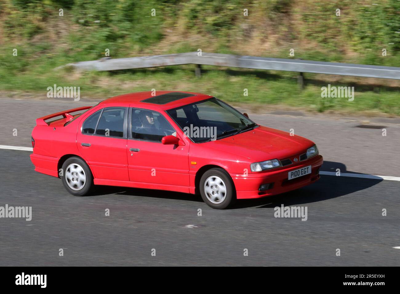 1996 90s nineties Nissan Primera 2.0E Gt Red Car Saloon Petrol 1998 cc Stock Photo