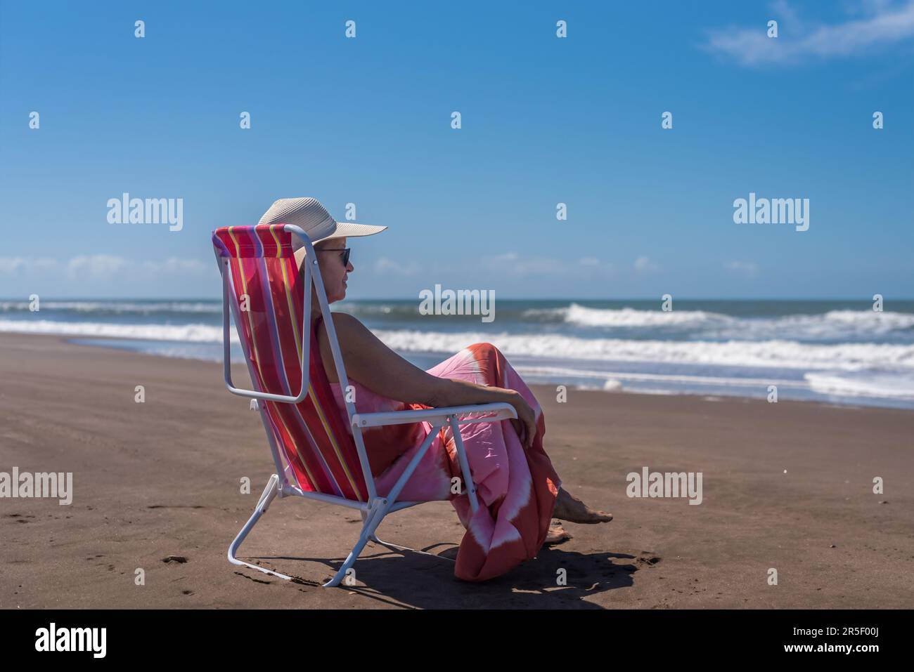 Mature woman beach summer hi-res stock photography and images - Alamy