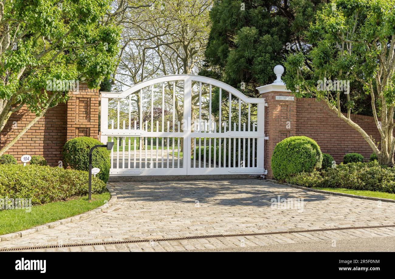 gated entrance to a southampton estate Stock Photo