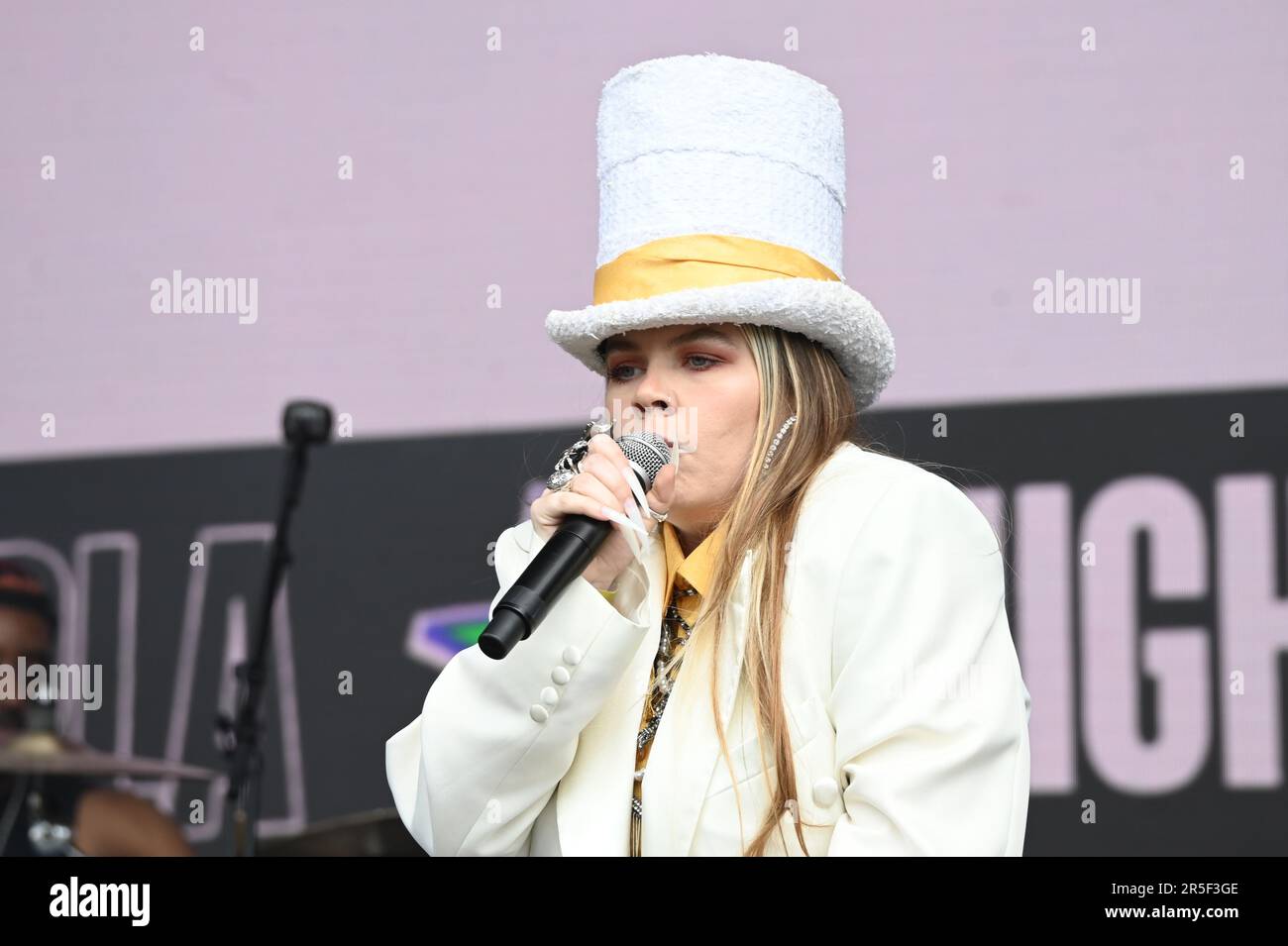 london-uk-3rd-june-2023-chinchilla-perfroms-at-the-mighty-hoopla