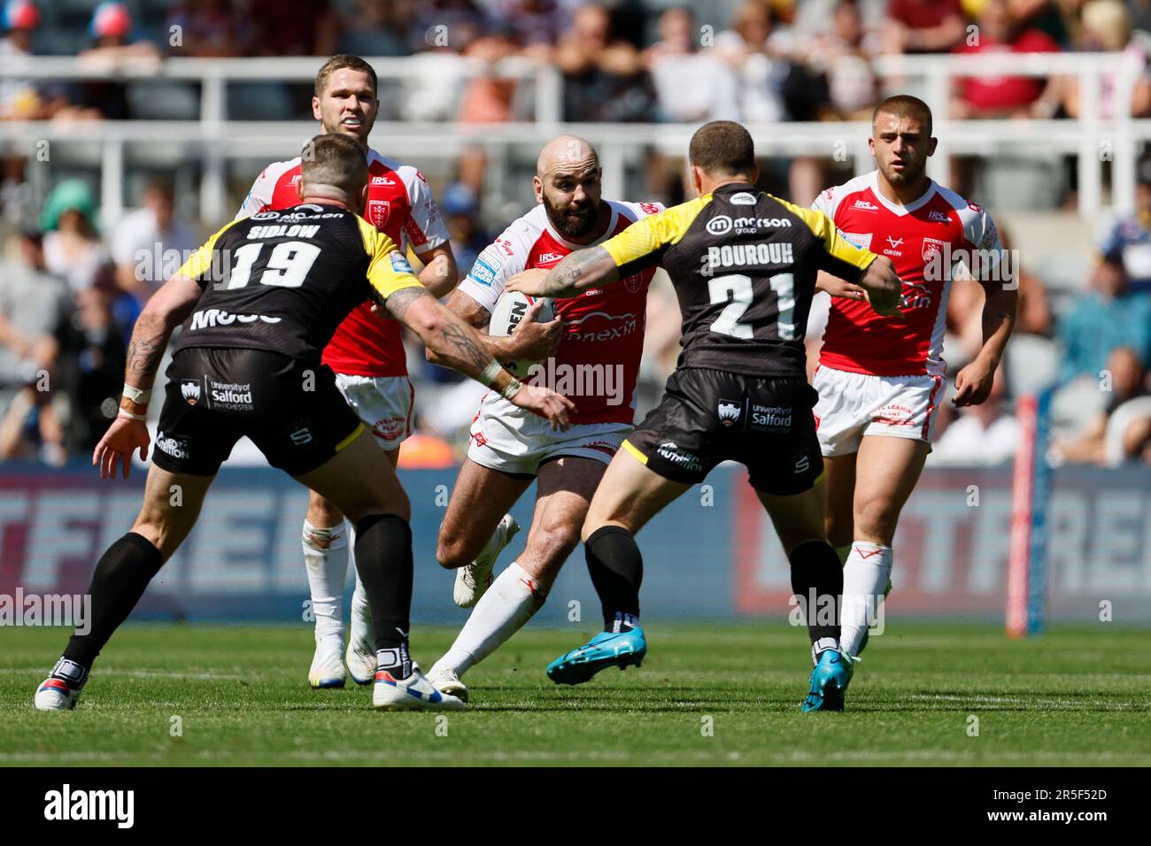 Hull KR’s Kane Linnett runs towards Salford Red Devils’ Amir Bourouh during the Betfred Super League match at St. James' Park, Newcastle upon Tyne. Picture date: Saturday June 3, 2023. Stock Photo