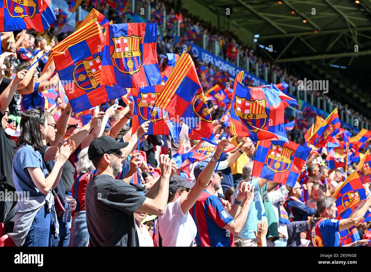 Eindhoven, The Netherlands. 03rd June, 2023. fans and supporters of Barcelona pictured ahead of a female soccer game between FC Barcelona Femeni and VFL Wolfsburg, at the final of the 2022-2023 Uefa Women's Champions League competition, on Saturday 3 June 2023 in Eindhoven, The Netherlands . Credit: sportpix/Alamy Live News Stock Photo
