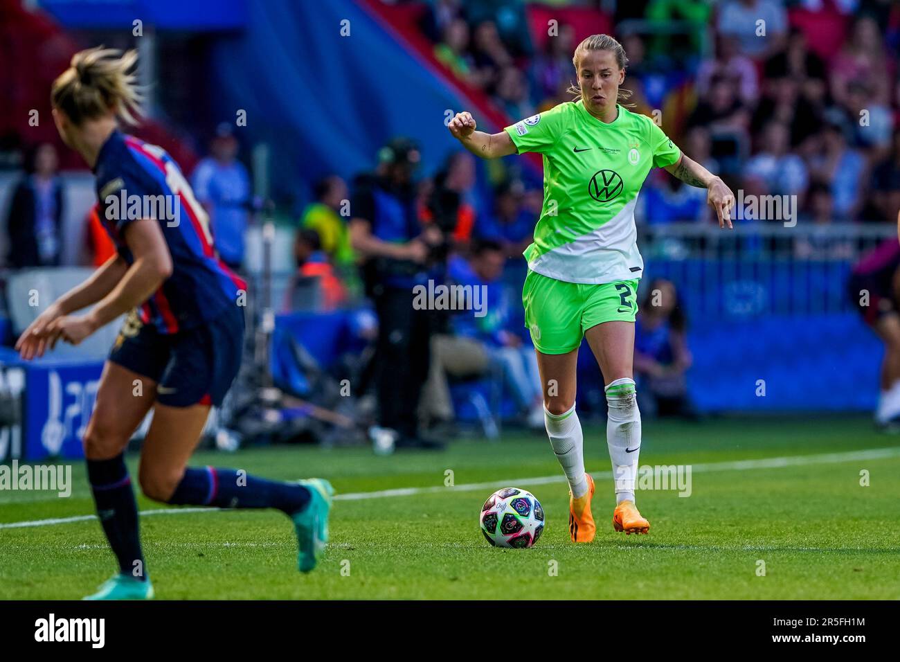 Eindhoven, Netherlands. 03rd June, 2023. EINDHOVEN, NETHERLANDS - JUNE 3: Lynn Wilms of VfL Wolfsburg dribbles with the ball during the UEFA Women's Champions League Final match between FC Barcelona and VfL Wolfsburg at the PSV Stadion on June 3, 2023 in Eindhoven, Netherlands (Photo by Andre Weening/Orange Pictures) Credit: Orange Pics BV/Alamy Live News Stock Photo