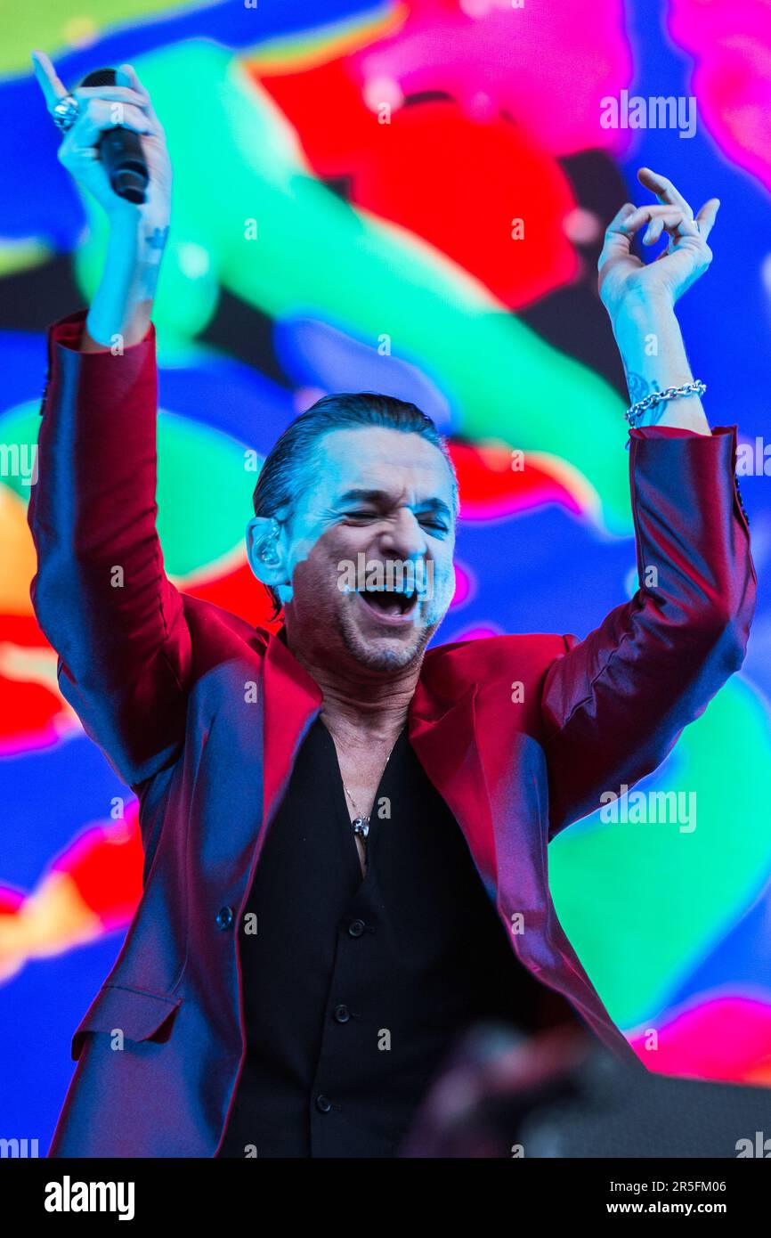 Cologne, Germany. 05 June 2017. Dave Gahan and Depeche Mode perform