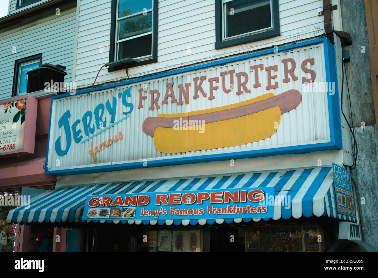 Jerrys Famous Frankfurters vintage sign Elizabeth New Jersey Stock Jerrys Famous Frankfurters vintage sign Elizabeth New Jersey Stock