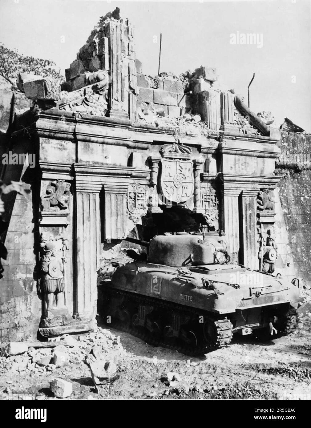 Battle of manila a u s army m4 sherman tank enters hi-res stock ...