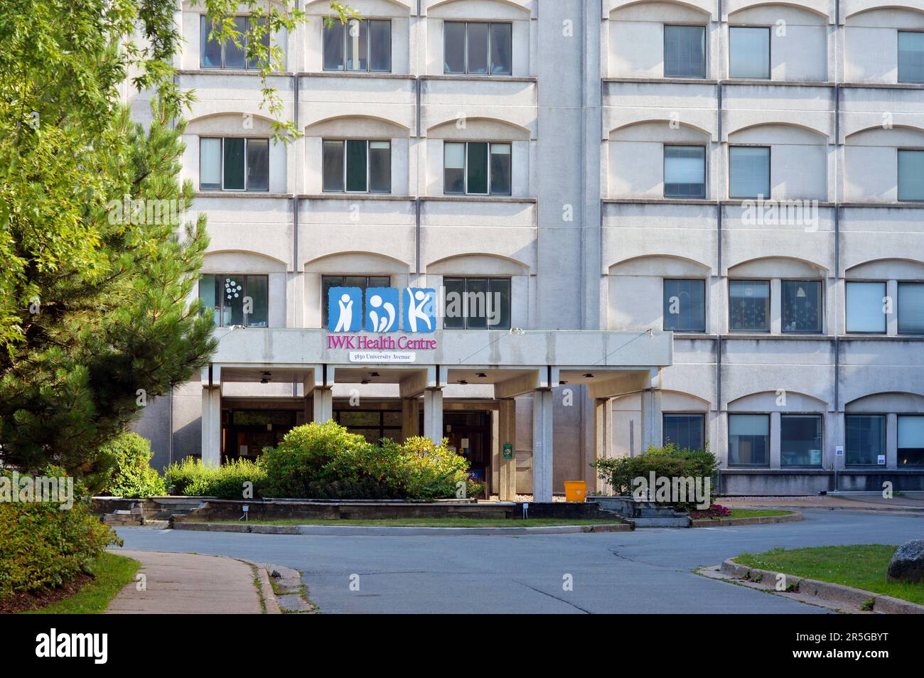 Concrete canopy at entrance of IWK Health Centre, a public children's